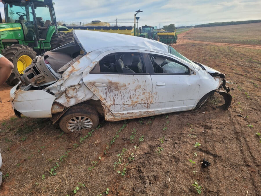 Imagem de compartilhamento para o artigo Após capotamento, veículo fica destruído na BR-060 entre Paraíso das Águas e Camapuã da MS Todo dia